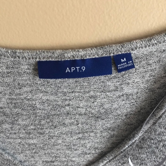 Top - Picture 2 of 3